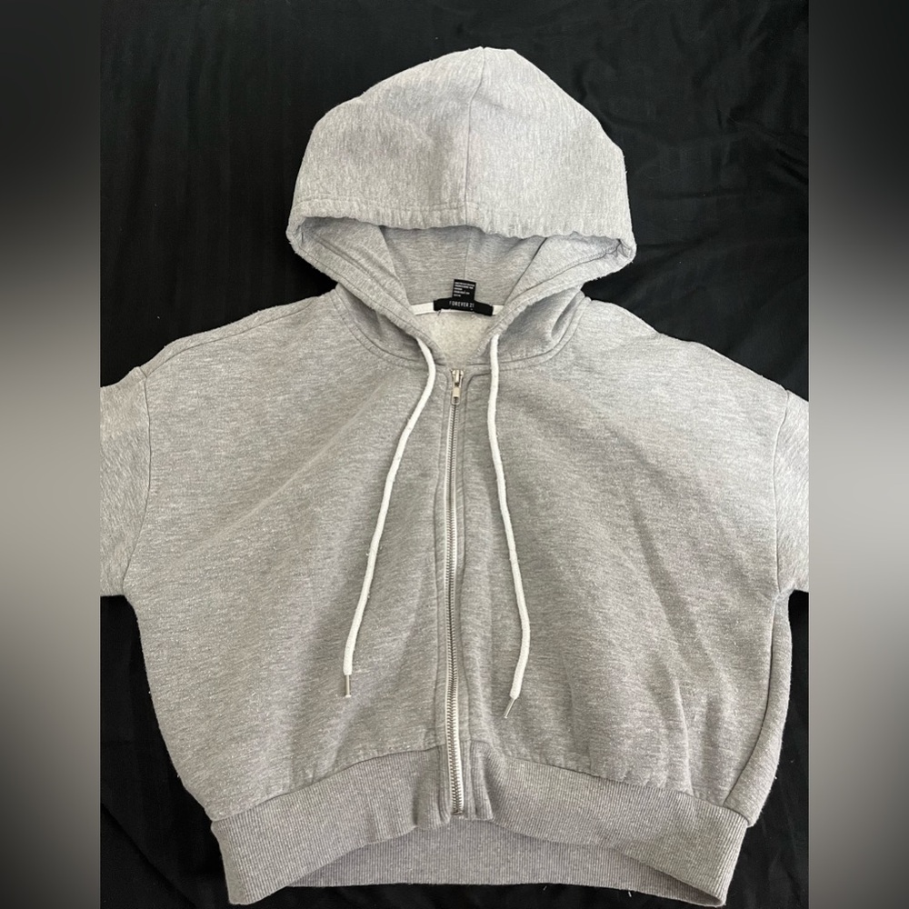 Gray Cropped Zip-Up Hooded Sweatshirt